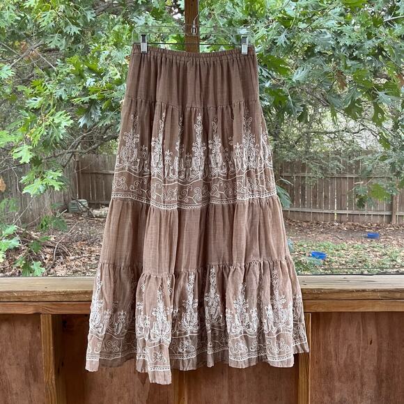 Reba Women's Tan/White Embroidered Tiered Ruffled Maxi Skirt Size M - Picture 2 of 8